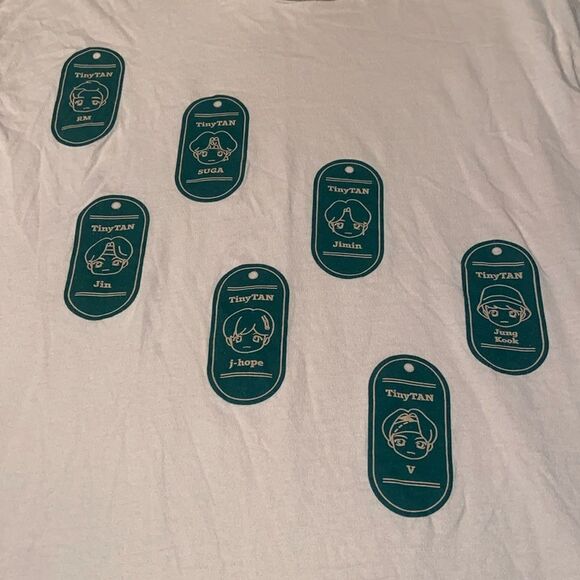 Tiny Tan BTS Army Dog Tag T-shirt Medium Resort medium - Picture 2 of 8